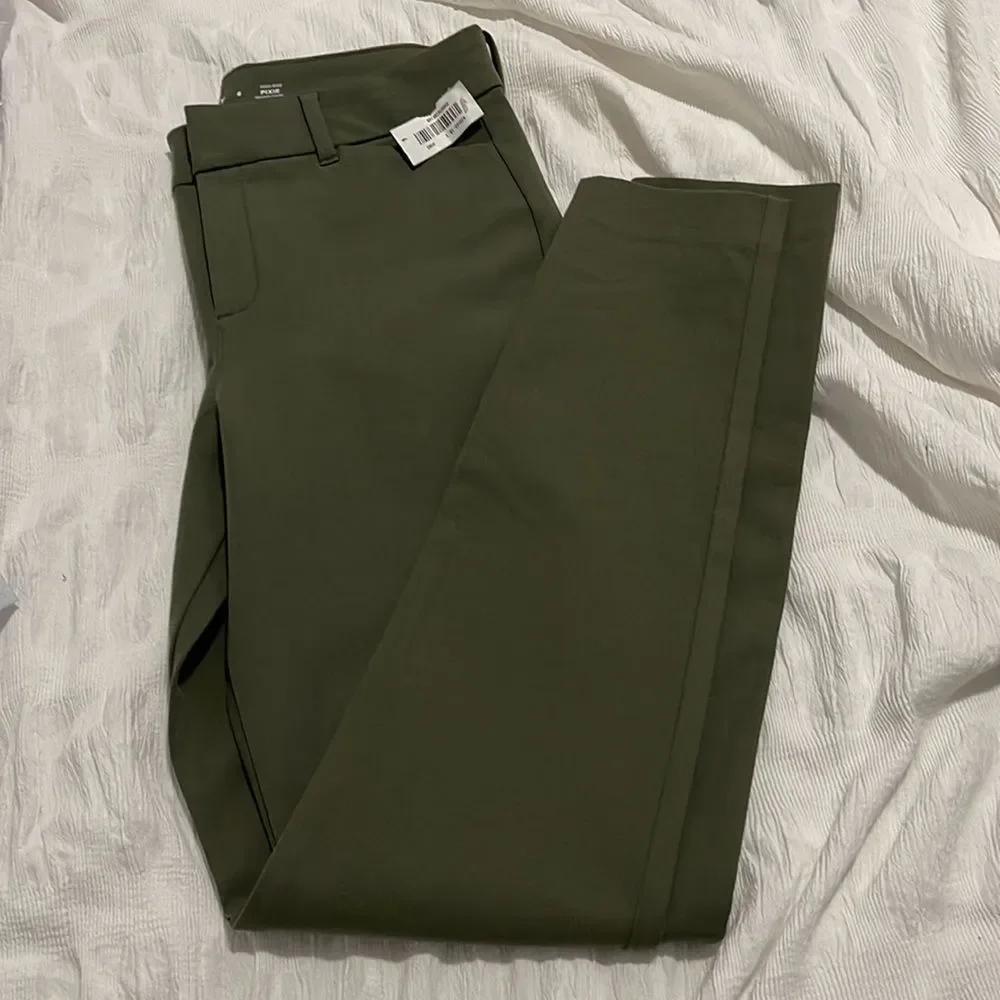 NWT- Old Navy - 24+. Pixie Pant - Picture 4 of 9